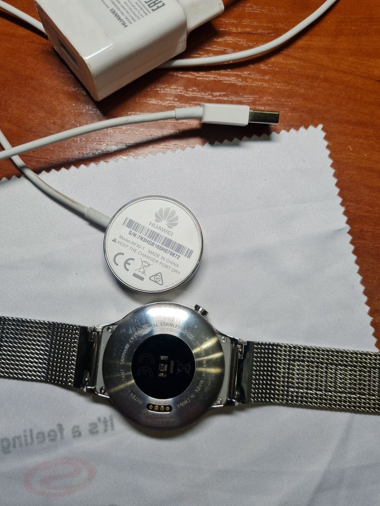 Смарт-часы Huawei Watch W1 (сапфировое стекло)