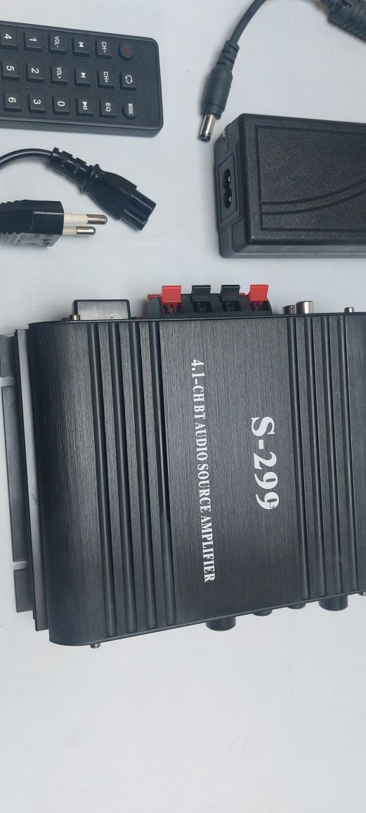 Amplificador s-299 4.1 Bluetooth Portátil para Carro e Casa  4 x 40W