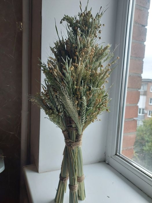 Дидух на Рождество.  Дідух на різдво,  різдвяний атрибуті.