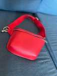 Bolsa de cintura vermelha