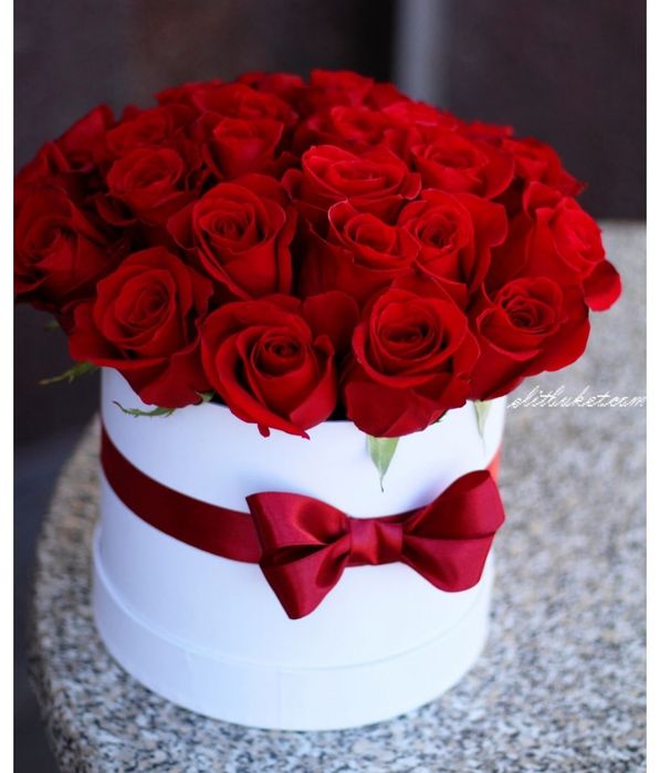 Квіти в коробках та корзинах