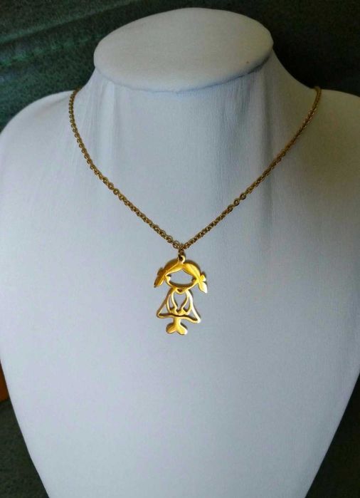 Colar Aço Dourado c/ Menina NOVO