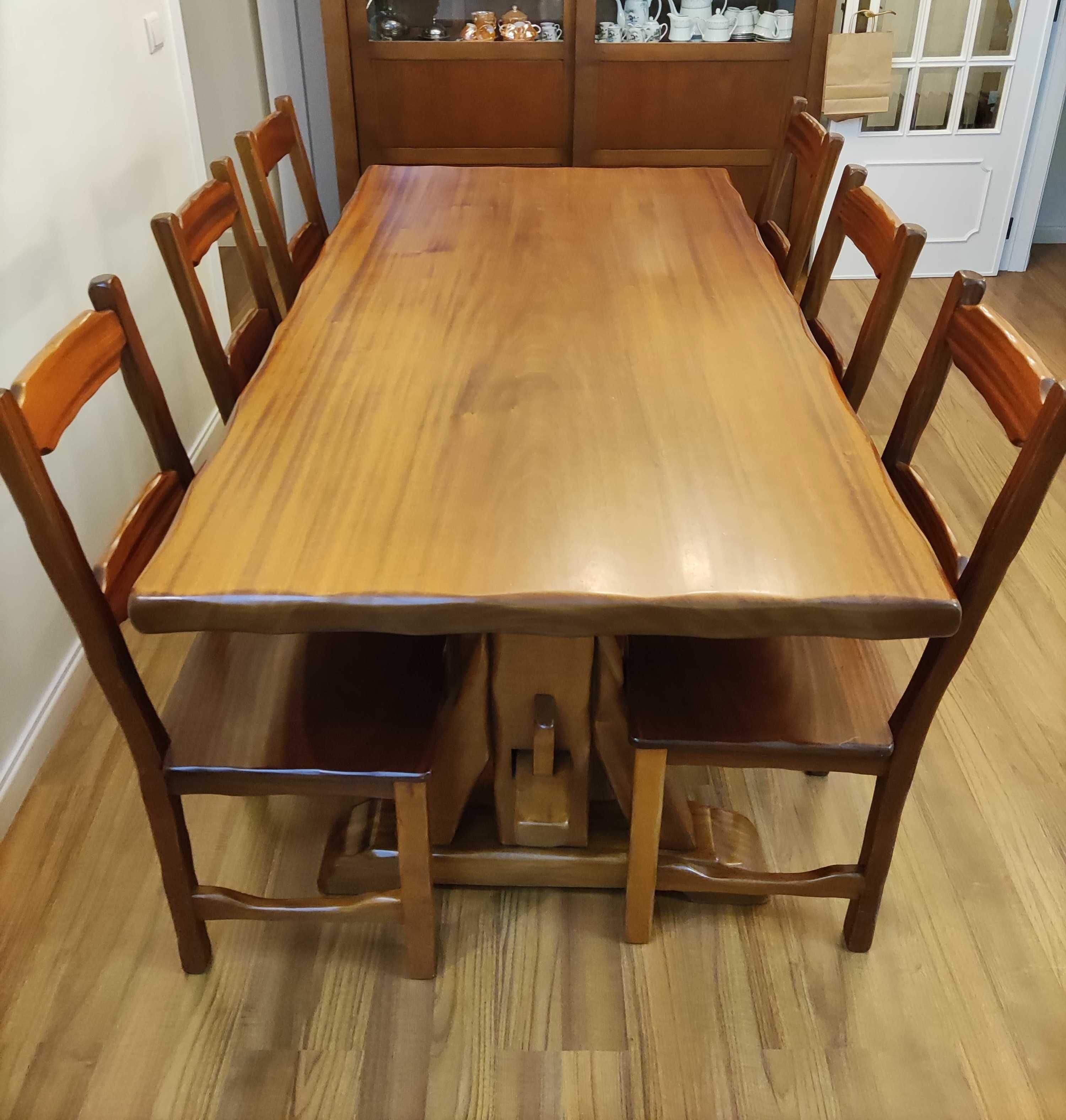Mesa de Jantar em Pinho + 6 Cadeiras