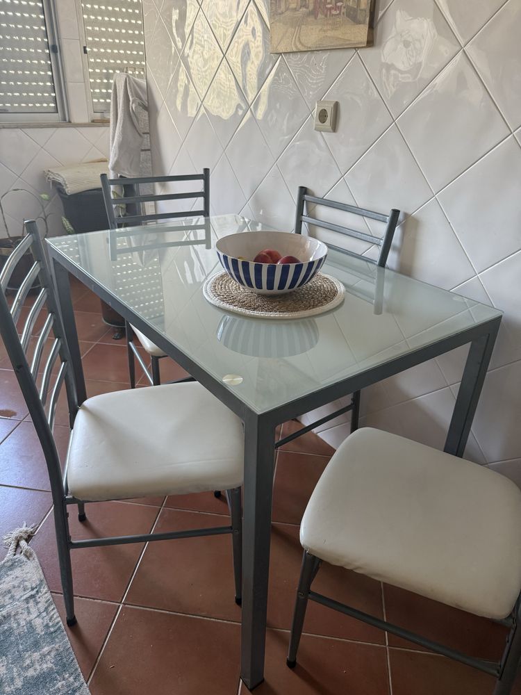 Mesa de cozinha ou sala 1.10 L x 0.70 x 0.75 altura