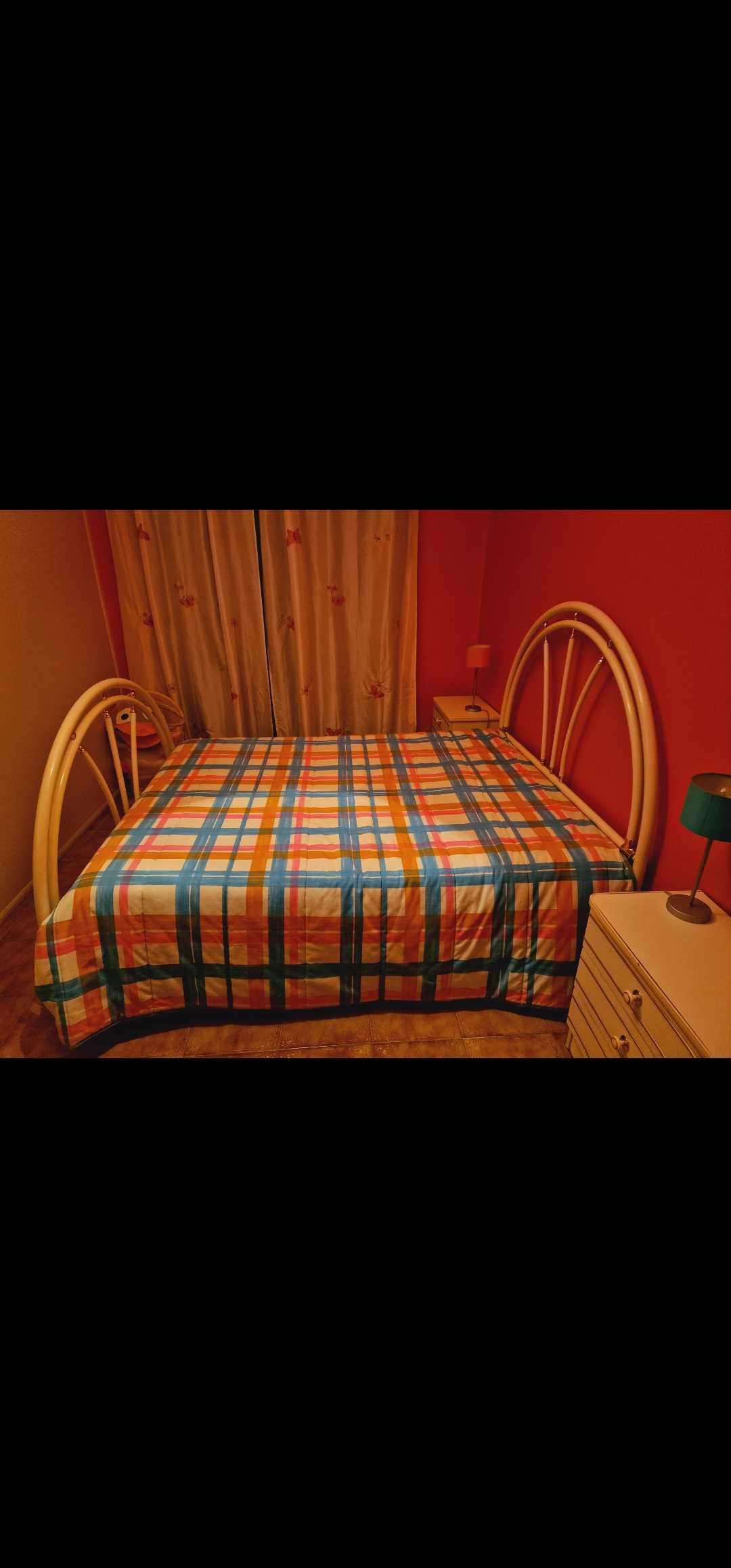 Mobília de quarto bege - adolescente
