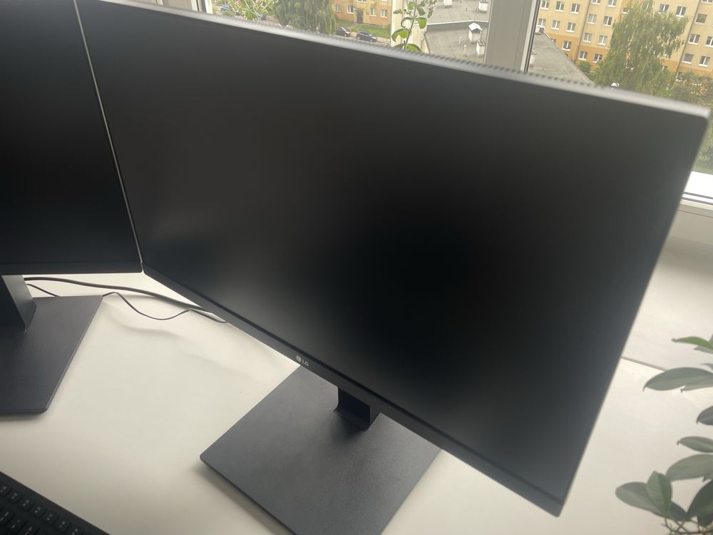 Monitor LG 24 cale 1440p QHD
