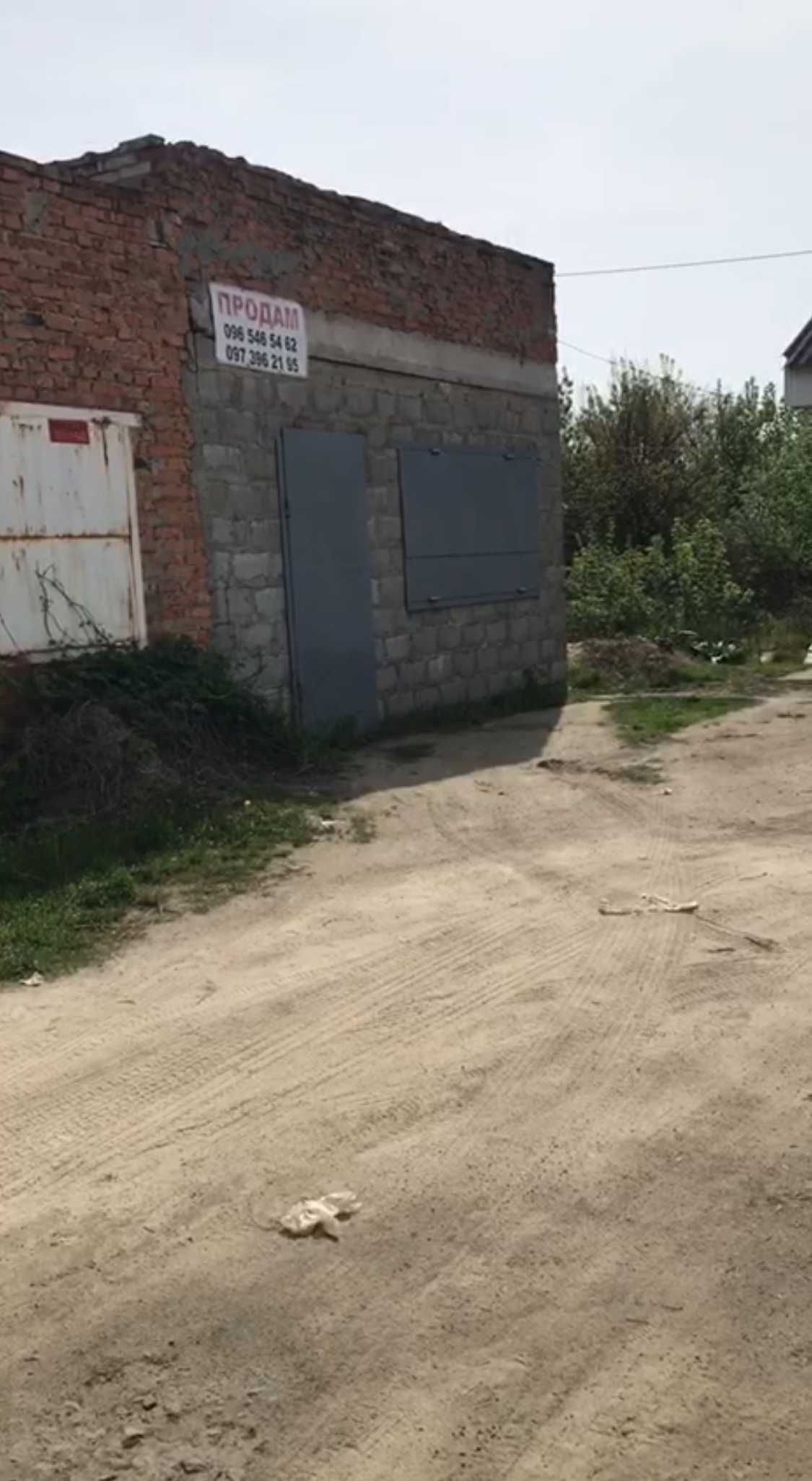 Купуйте комерційну нерухомість . Центр селища. Власник