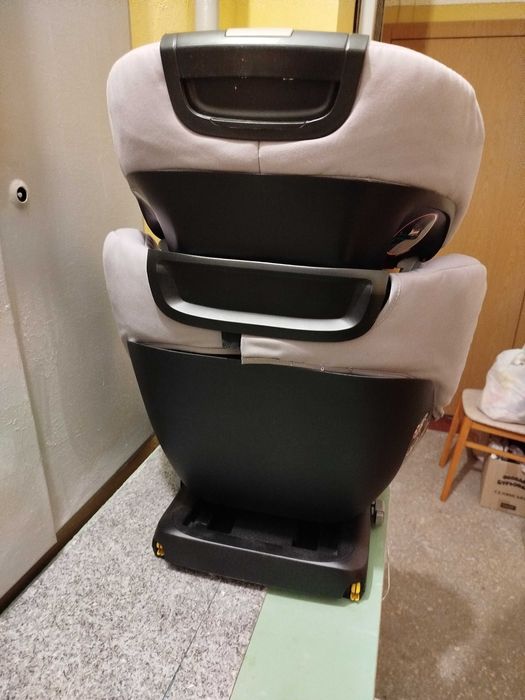 Автокрісло Maxi-Cosi RodyFix AirProtect IsoFix 15-36 кг (3-12 років)