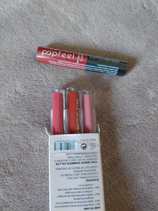 Cтійка рідка помада для губ