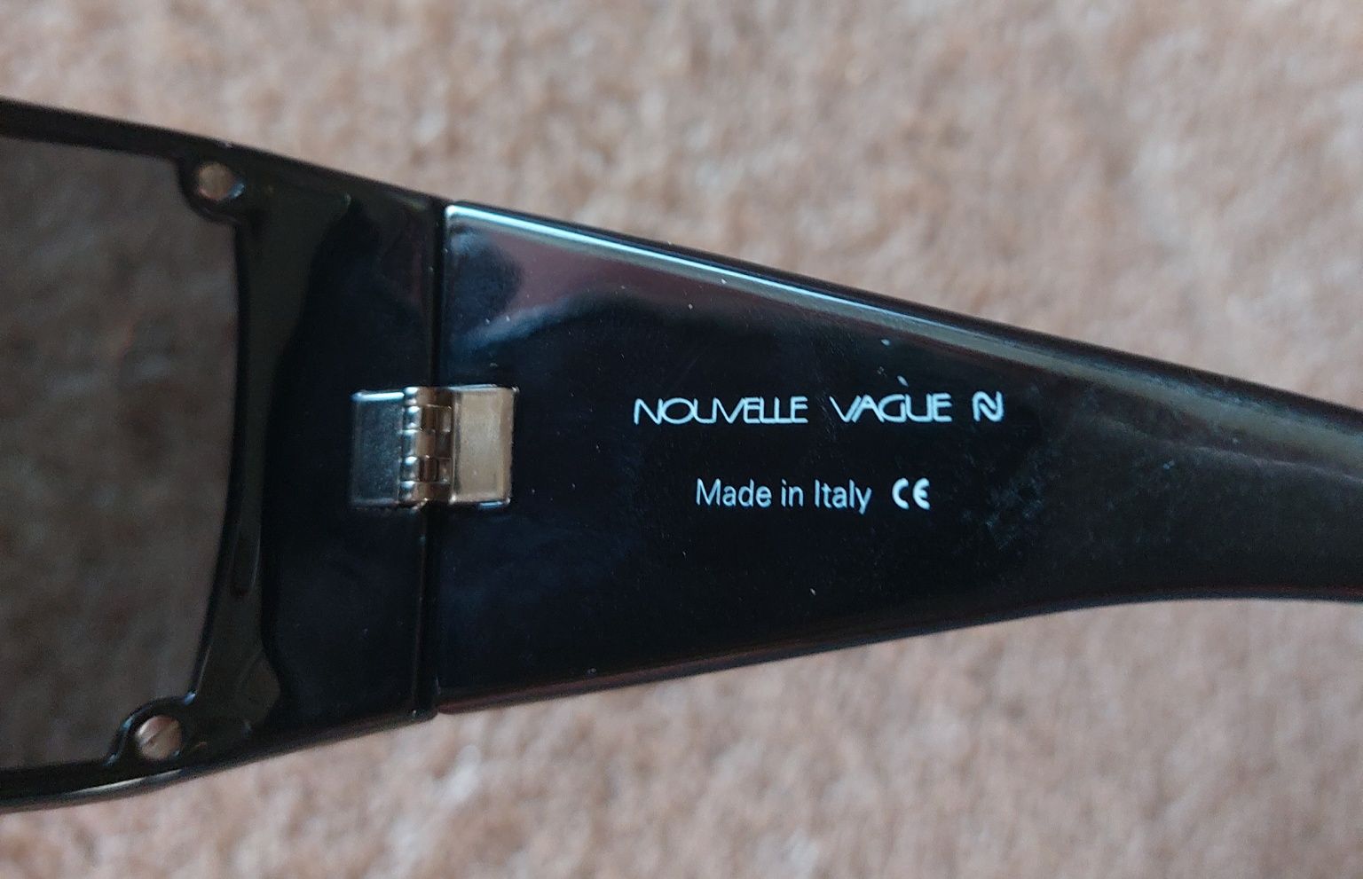 Солнцезащитные очки  Nouvelle Vague,оригинал.