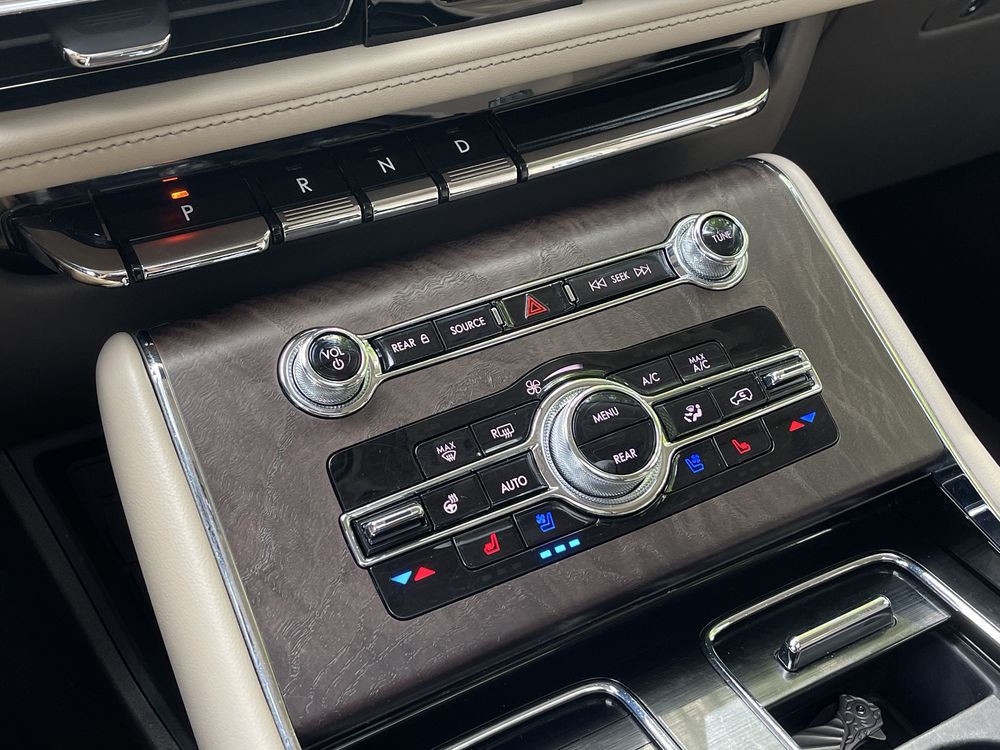 2022 Lincoln AVIATOR  Plug-in hybrid По наявності