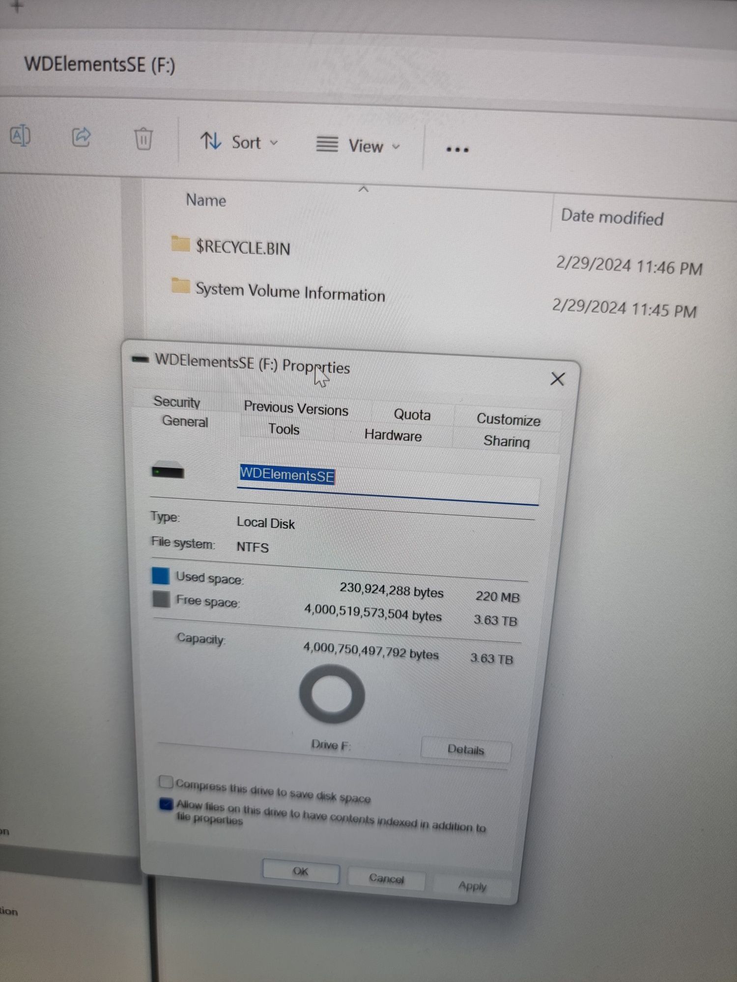 Жесткий диск внешний Western Digital Elements Portable SE 4TB USB 3.0