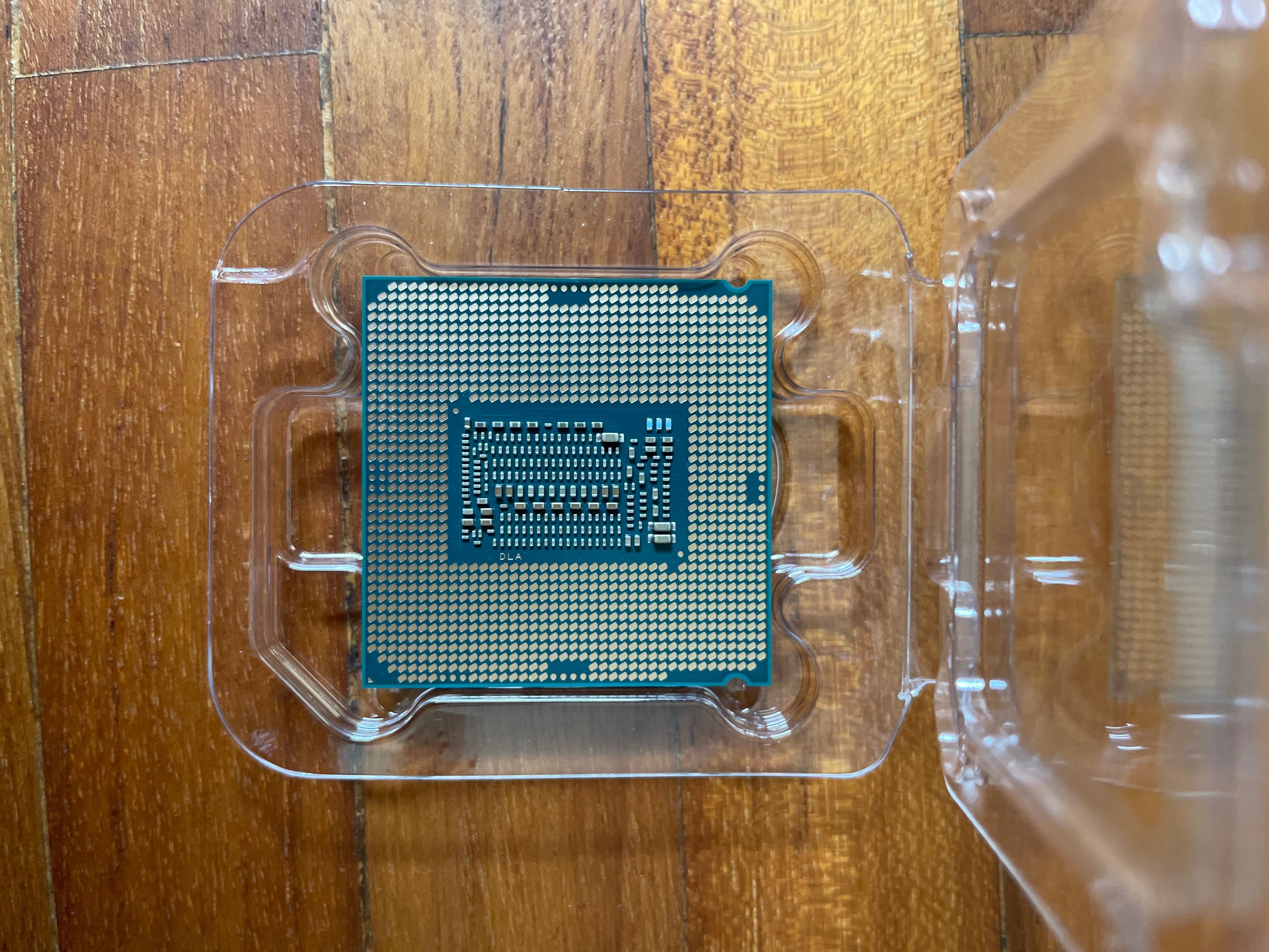 Intel Core i9-9900K – 8 rdzeni, 5.0 GHz Turbo, LGA1151 - stan idealny