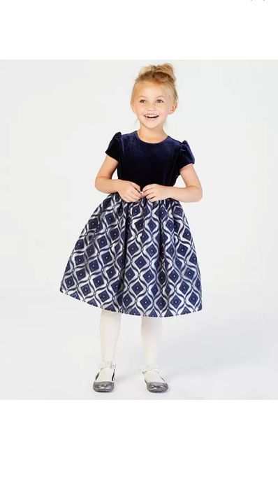 Вишукана сукня на дівчинку на 5-6 років