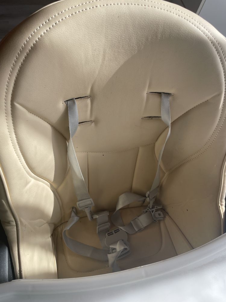 Krzeselko do karmienia Siesta Peg Perego