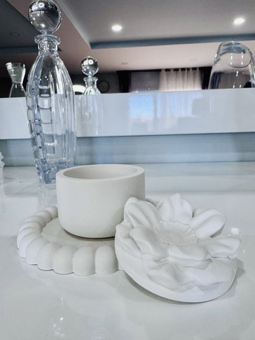 Potes gesso perfumado