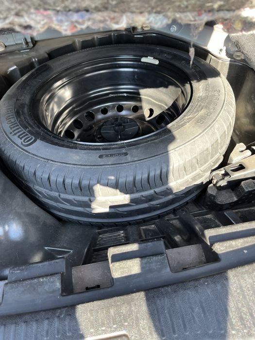 Продам авто в чудовому технічному стіні ,  деталі за телефоном !!