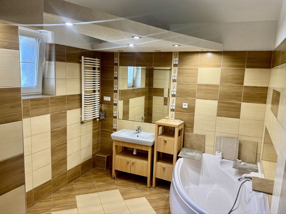 Na Sprzedaż Przestronny Dom 175m2 + 60 Arów Działka