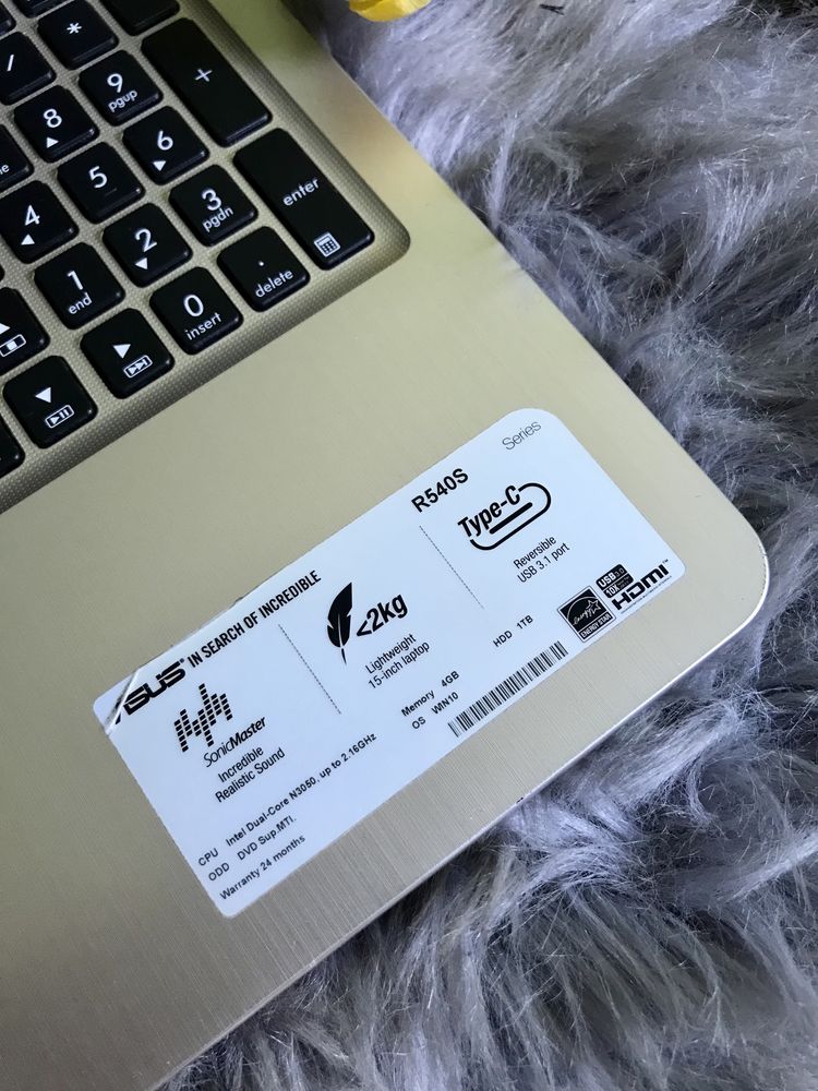 Laptop ASUS R540S