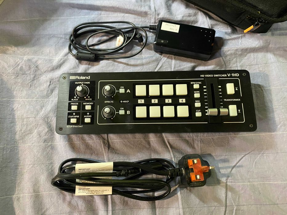 Відеомікшер Roland V-1HD