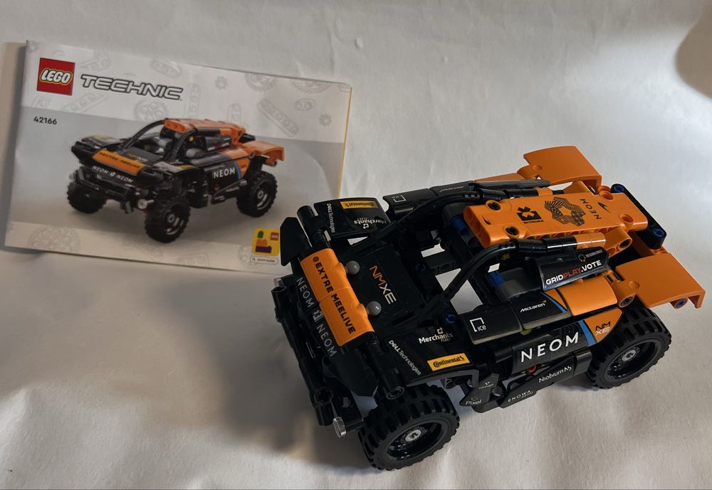Лего модель автомобіля Lego Technic Neom McLaren Extreme E 42166