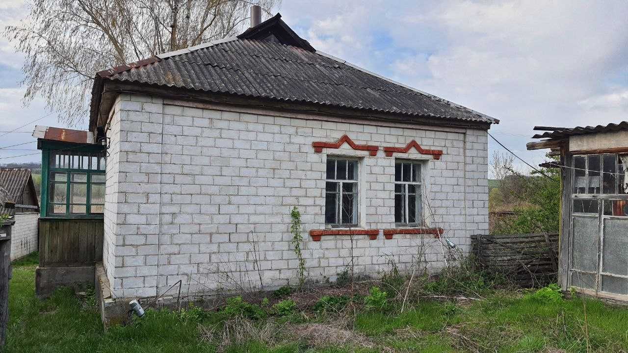 Продам дом-дачу с. Жадановка  8 км. от г. Змиев