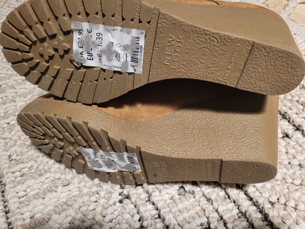 New Look nowe botki z kożuszkiem na koturnie 39 camel
