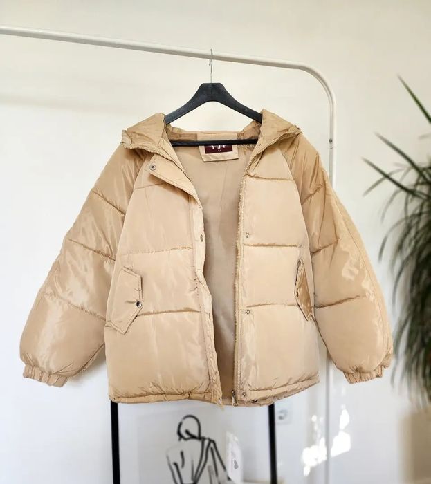 Зимова жіноча бежевий оверсайз куртка