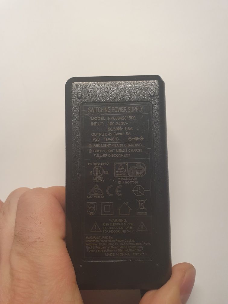 Зарядний пристрій 42в lipo зарядное устройство 42v 10s li-ion 18650