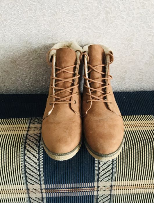 Жіноче взуття  розмір 42, по устілці приблизно 27 см