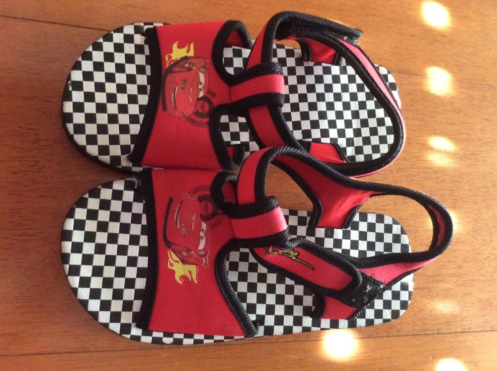 Sandalias Faísca McQueen novas t33 e Berg t35