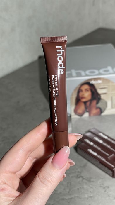 Rhode Peptide Lip Treatment Espresso - nowy, oryginalny