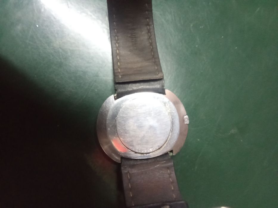 Certina tipo Dinâmic Omega.