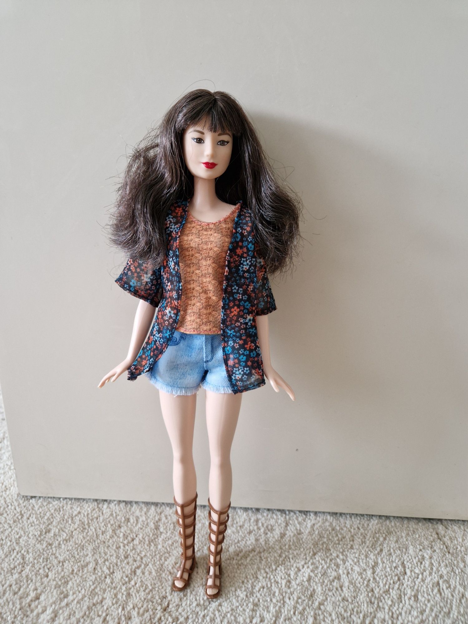Lalka Barbie azjatka