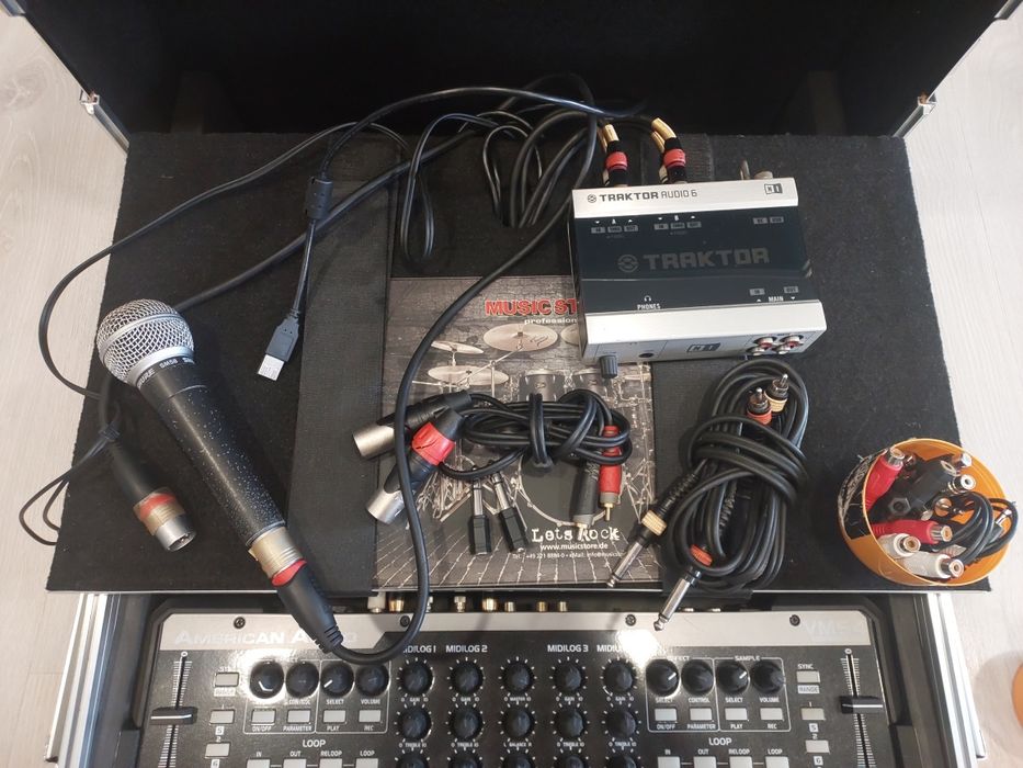 Material Dj controlador / placa de som/ mala/microfone/ cabos