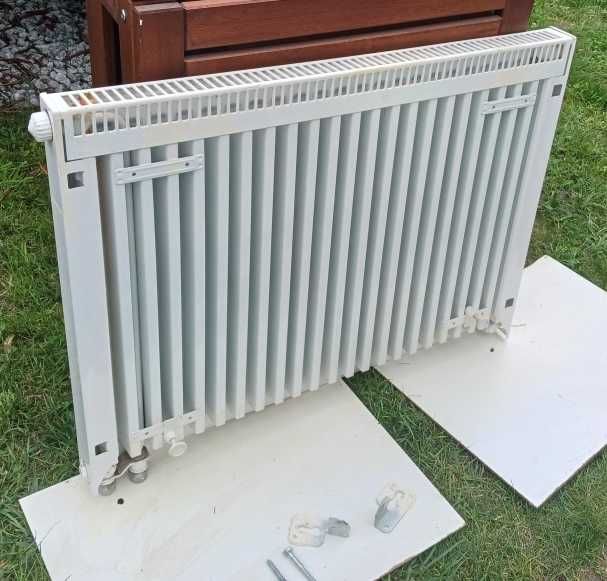 Grzejnik z podłączeniem dolnym jednopłytowy PURMO CV11 600x800 wys60cm