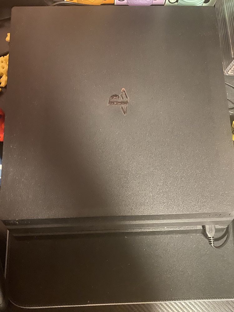 Consola ps4 nova (tudo que esta nas fotos incluido)