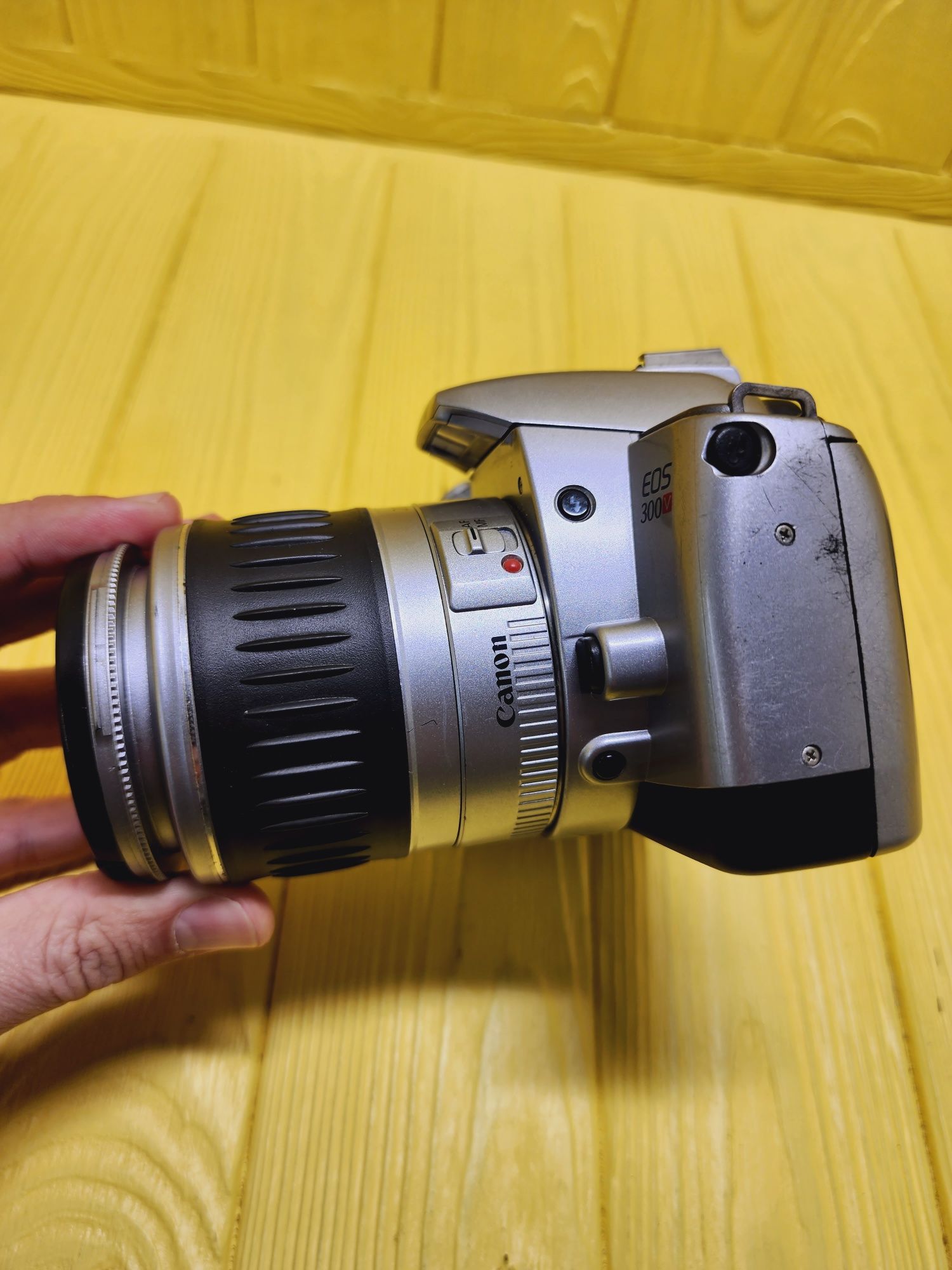 Плёночный фотоаппарат Canon EOS 300V kit Canon EF 28-90mm 1:4-5,6  III