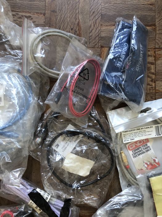 Various network and computer cables64584546736899123