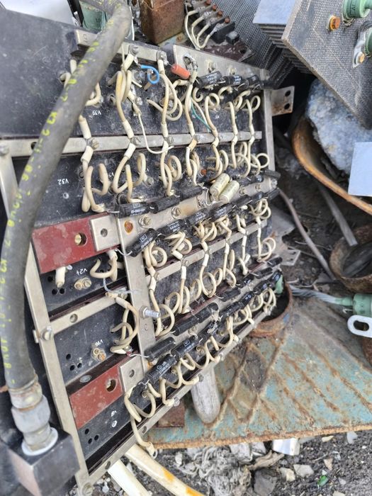 Транзисторы П210Б на радиаторе