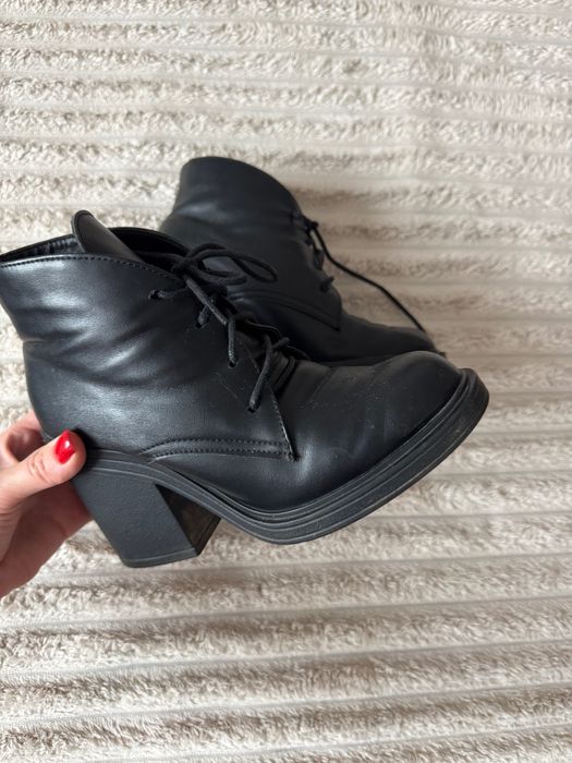 Жіночі зимові  шкіряні ботінки