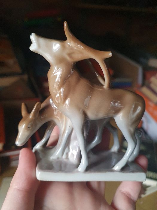 Статуэтка -пара оленей