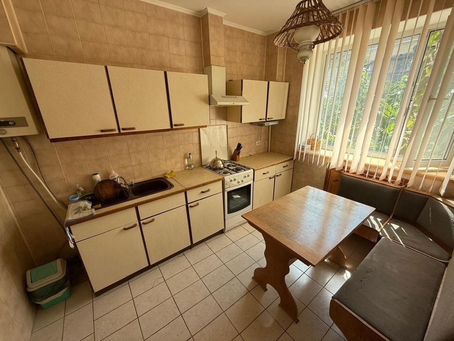 Продаю 2х комнатную квартиру в Центре.