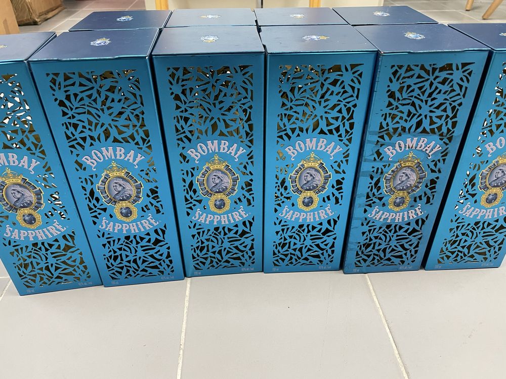 Bombay Saphire caixa de metal 75cl