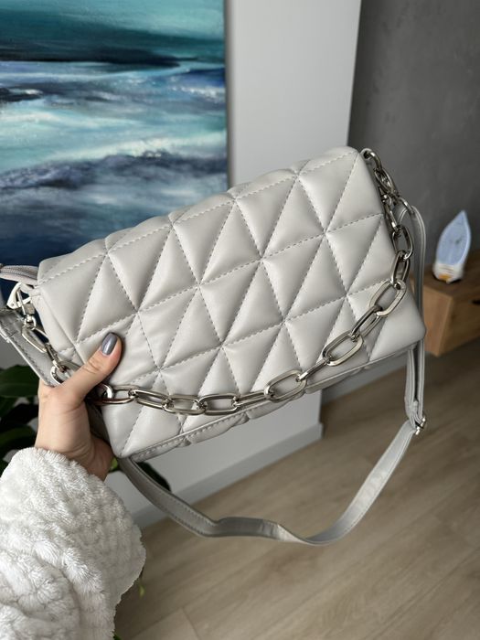 Сумка через плече жіноча світло сіра