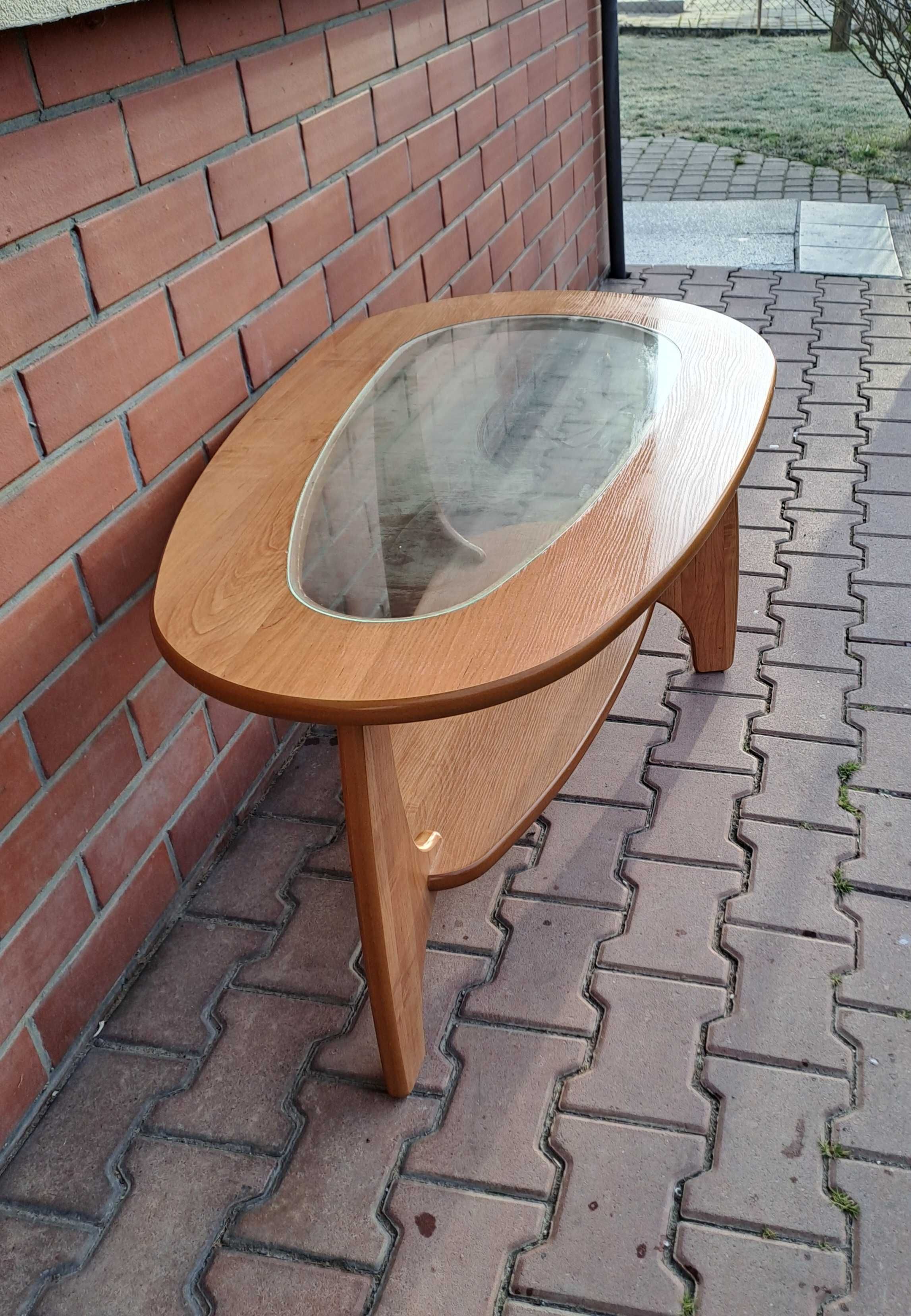 Stolik kawowy trójkątny obły z szybą 120x68xwys.56cm olcha stan bdb