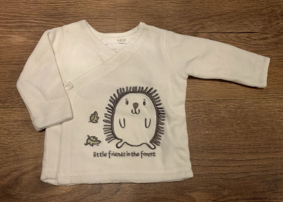 Biały kaftanik niemowlęcy H&M r. 56 bluzka koszulka wiązana jeżyk