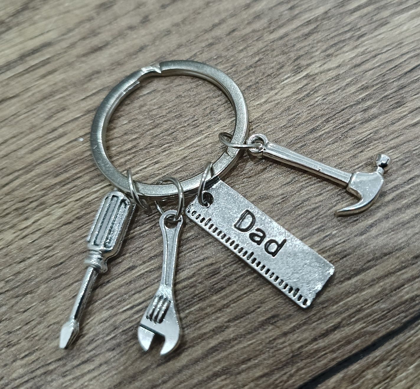 Nowy brelok z napisem Dad