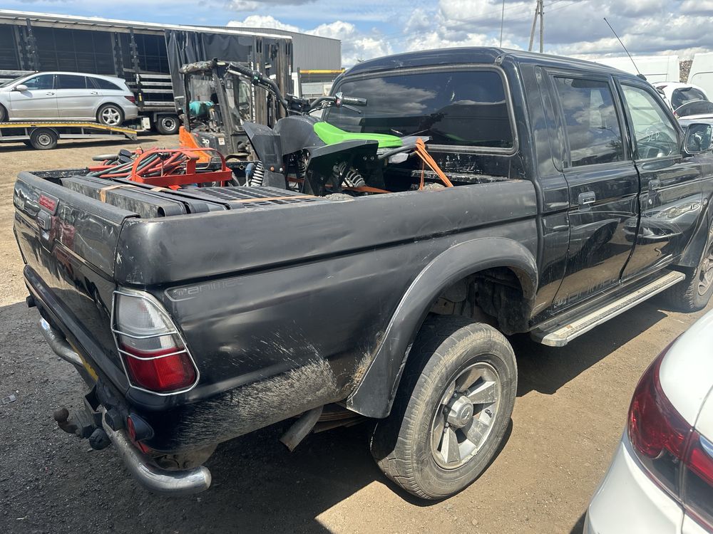 Mitshubishi L200 silnik 2.5d 2003r,Anglik z kluczykami