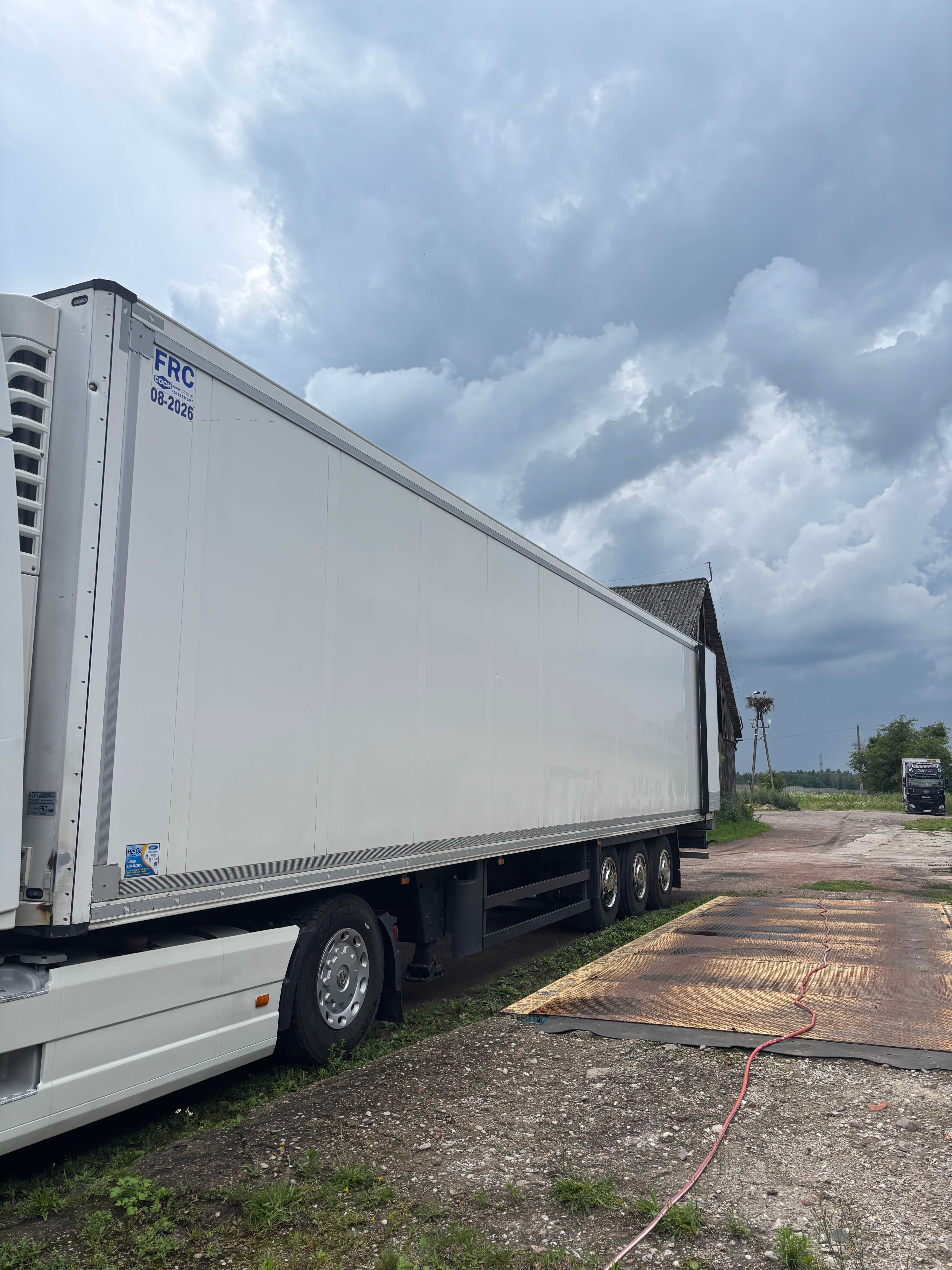 Odstąpię leasing naczepy chłodni